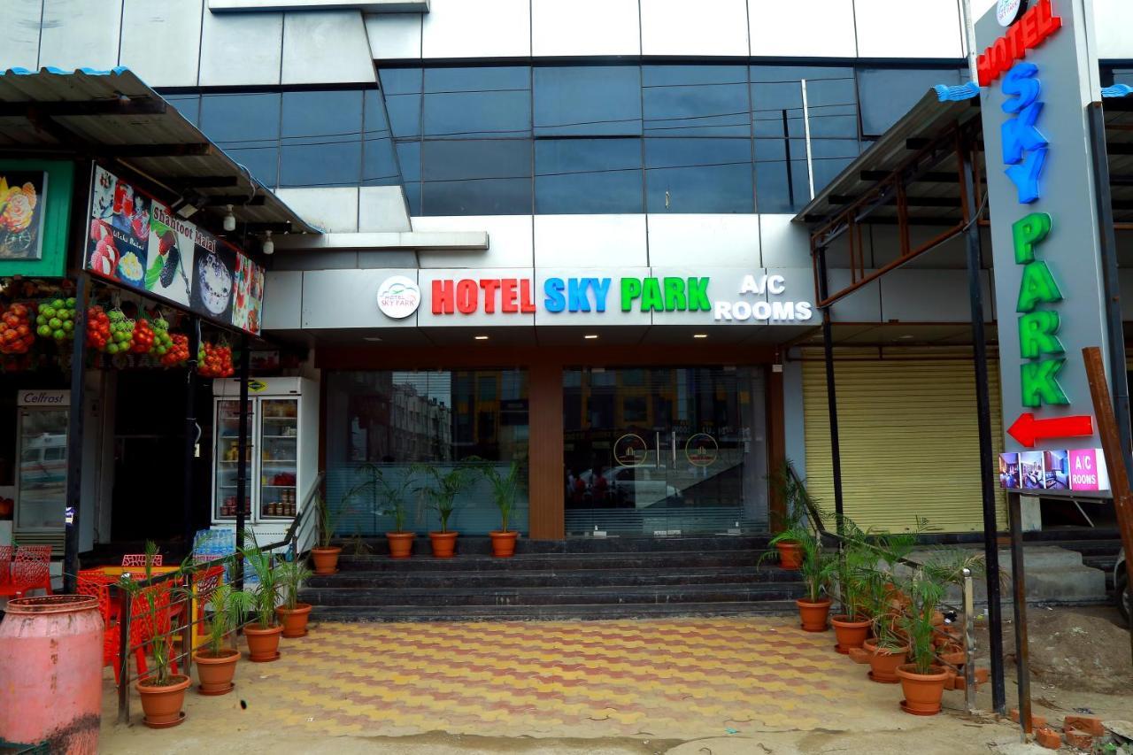 Hotel Sky Park Shamshabad Ngoại thất bức ảnh