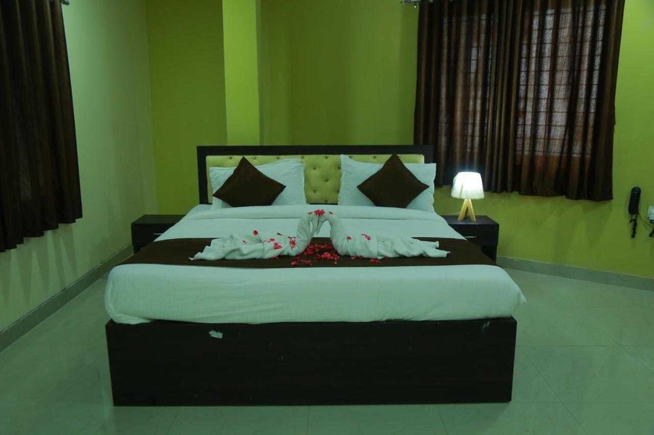 Hotel Sky Park Shamshabad Ngoại thất bức ảnh