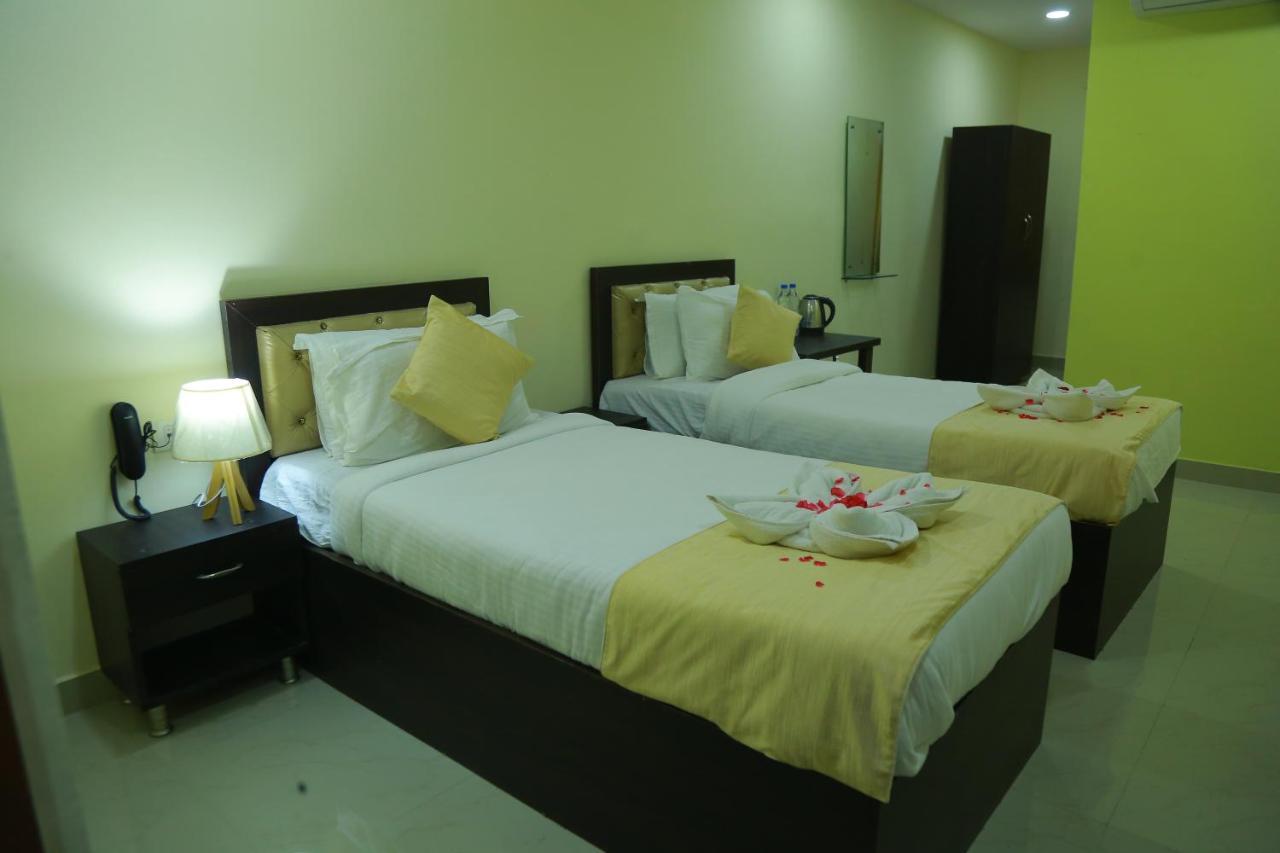 Hotel Sky Park Shamshabad Ngoại thất bức ảnh