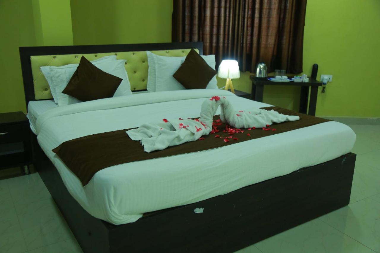 Hotel Sky Park Shamshabad Ngoại thất bức ảnh