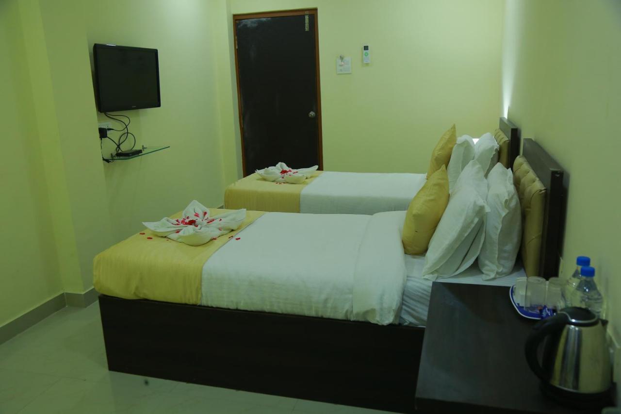 Hotel Sky Park Shamshabad Ngoại thất bức ảnh