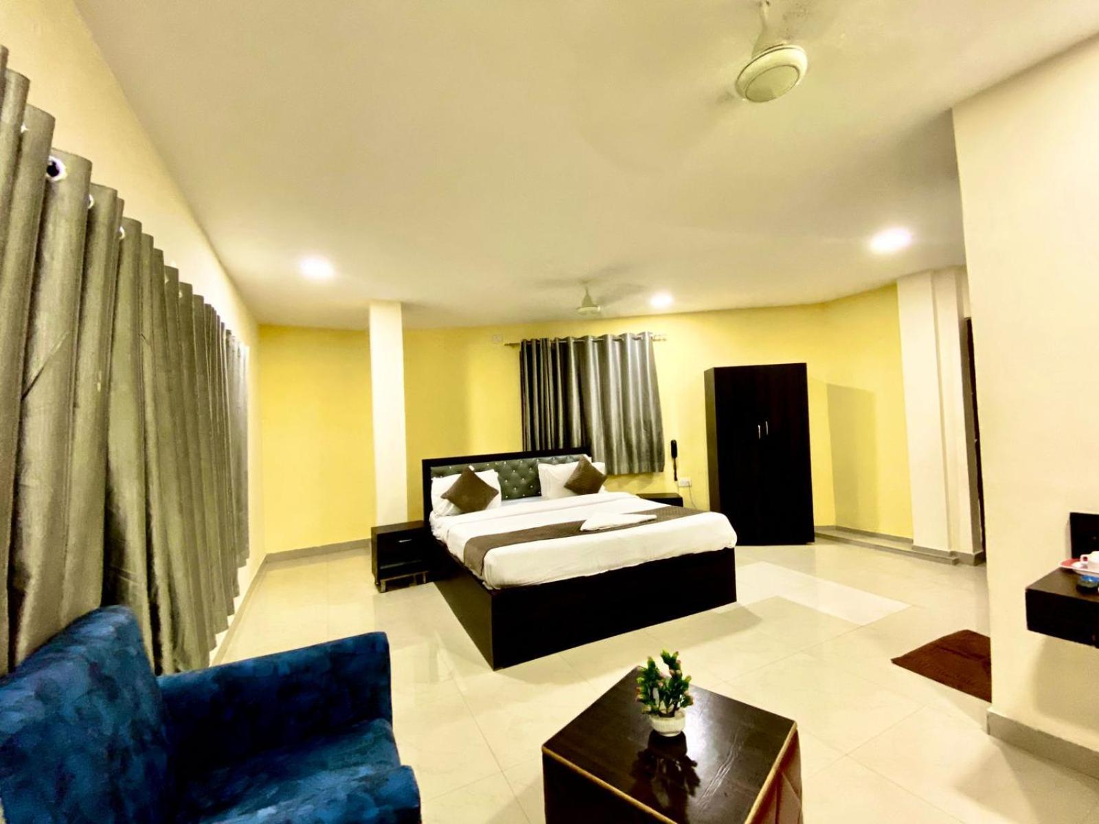 Hotel Sky Park Shamshabad Ngoại thất bức ảnh