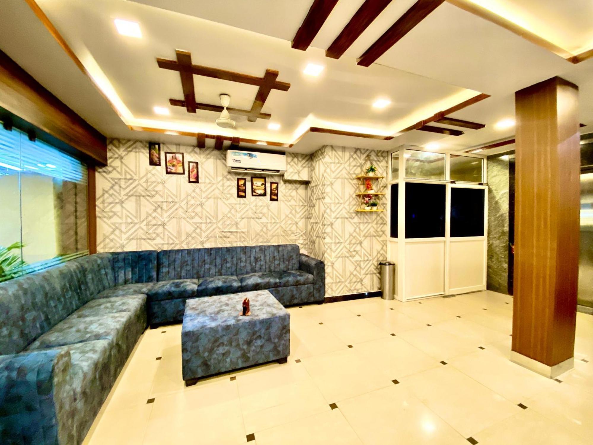 Hotel Sky Park Shamshabad Ngoại thất bức ảnh