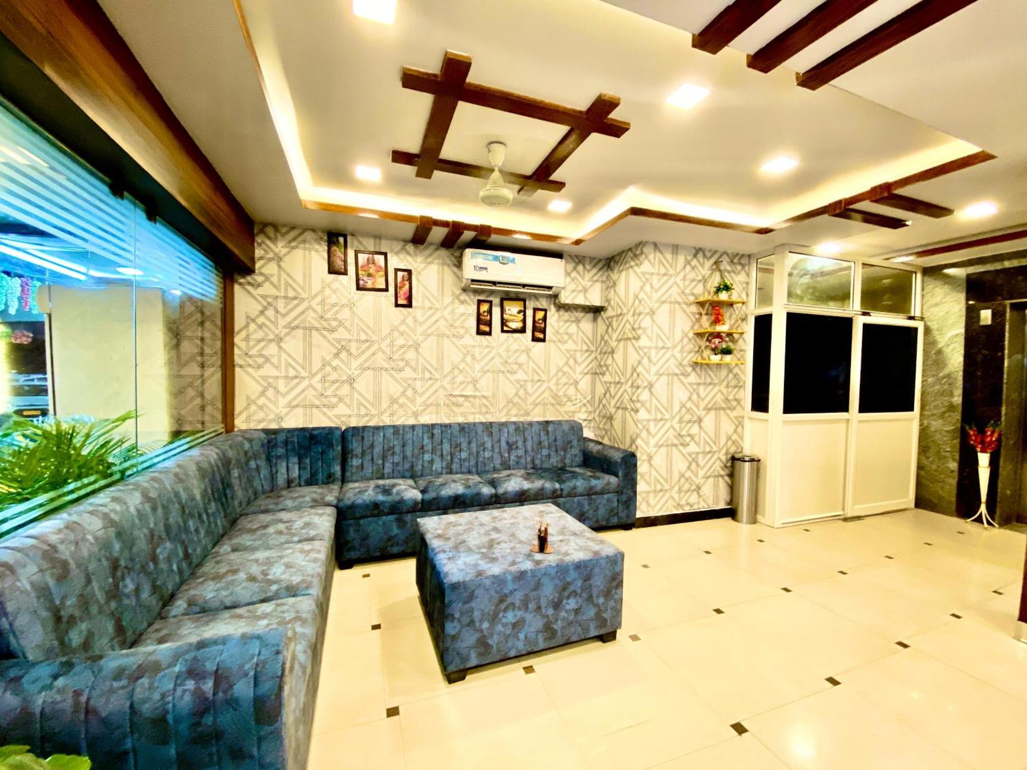 Hotel Sky Park Shamshabad Ngoại thất bức ảnh