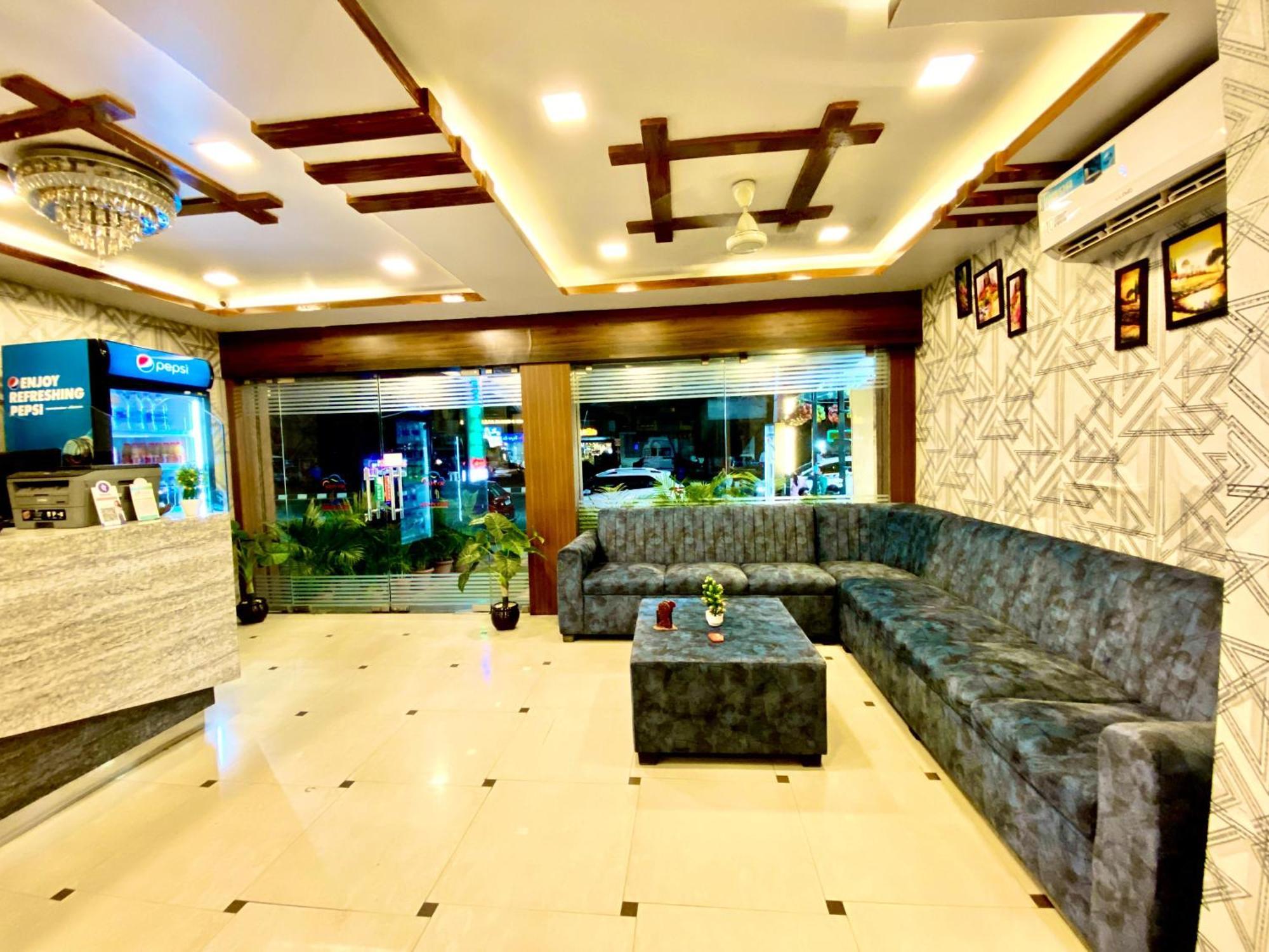 Hotel Sky Park Shamshabad Ngoại thất bức ảnh